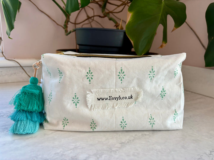 Annie Design Wash Bag (Sage Green)