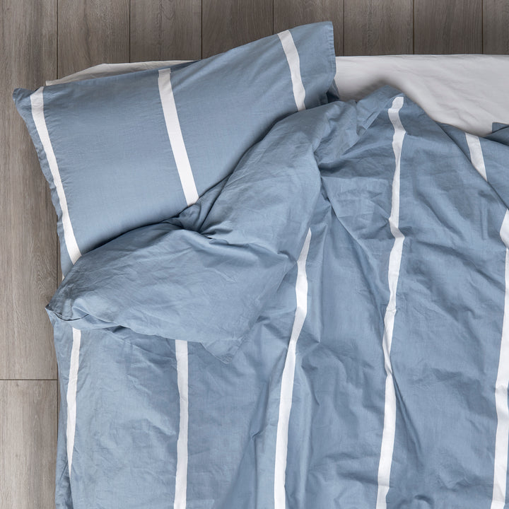 reversible thick striped and plain duvet cover in blue