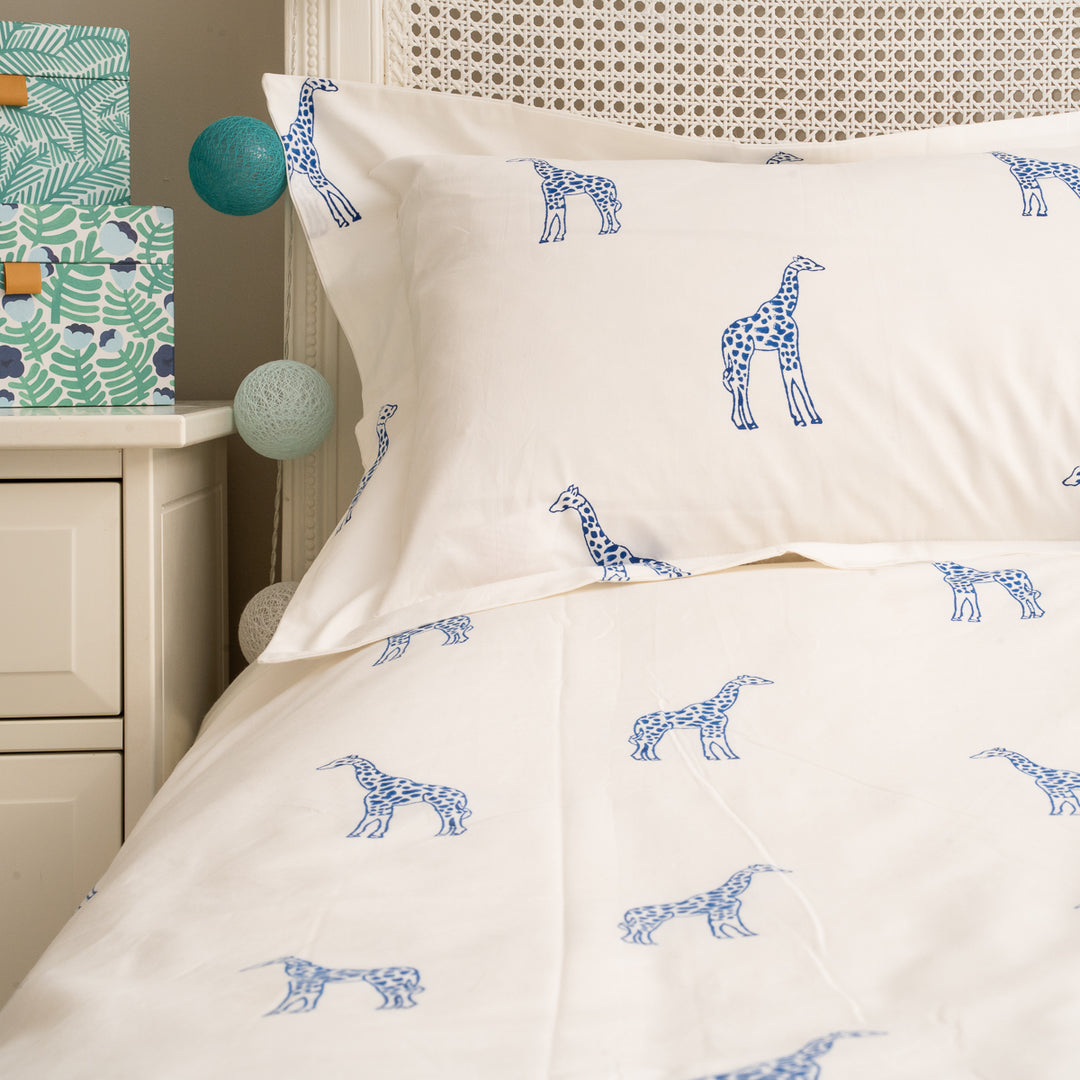 Giraffe Bedding Sets (Blue)