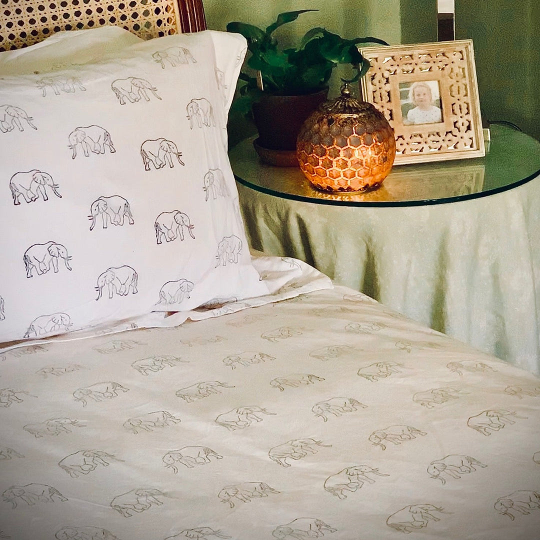 Elephant Bedding Set (Grey)