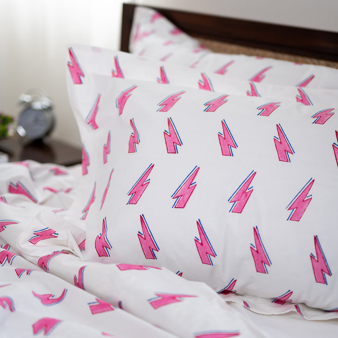 Bolt Bedding Set